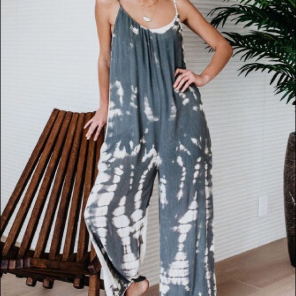 ✨Tie die jumpsuit romper - Picture 3 of 6